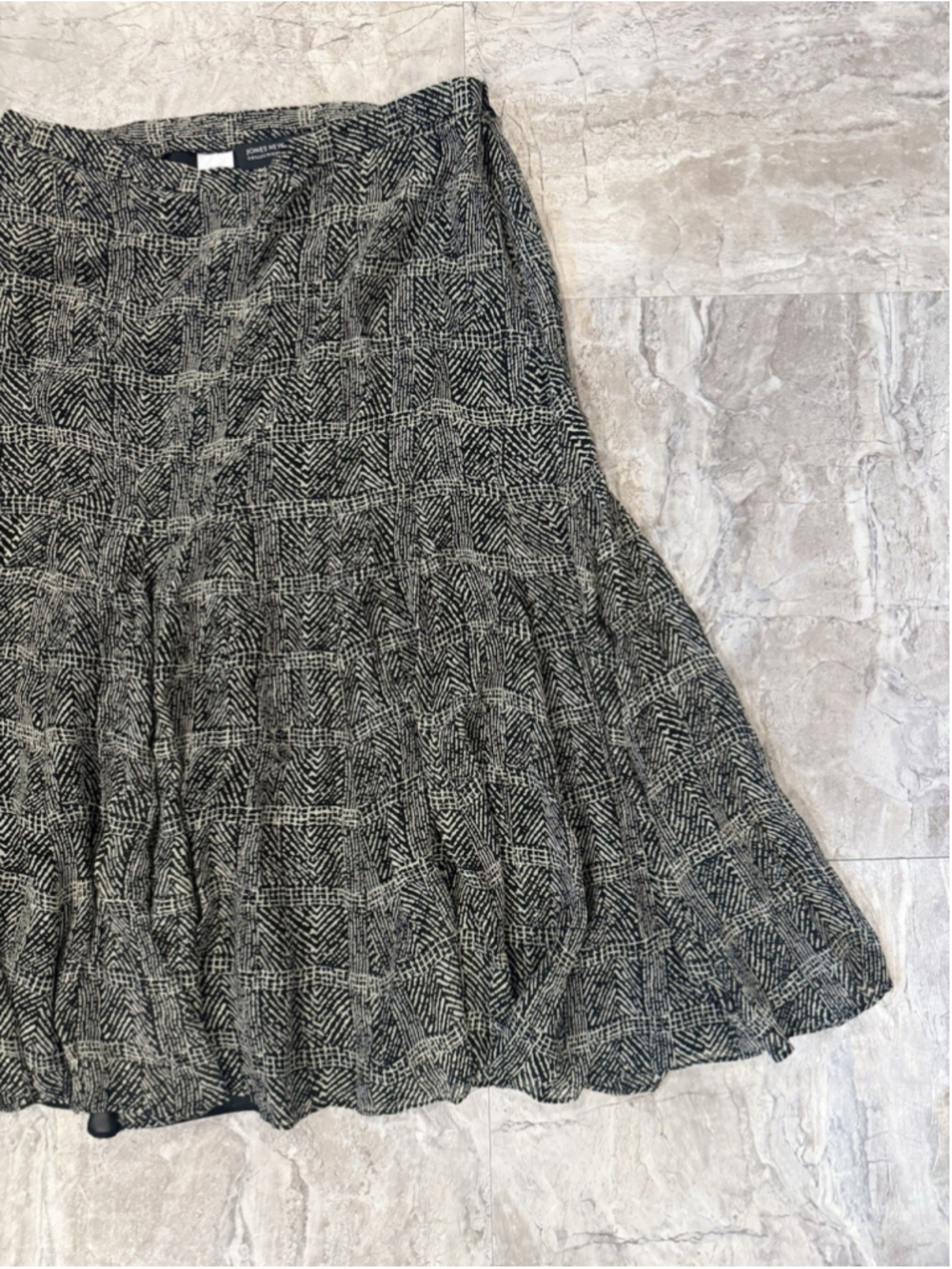 Vtg Jones New York 100% Silk Skirt Dark Maxi Lined A-Line Flowy Patterned 16W